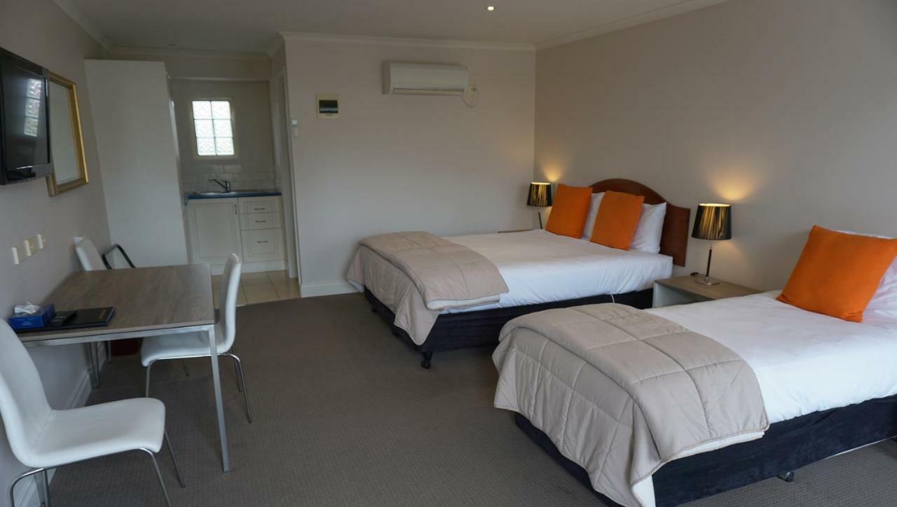 Ashmont Motel And Apartments Port Fairy Extérieur photo